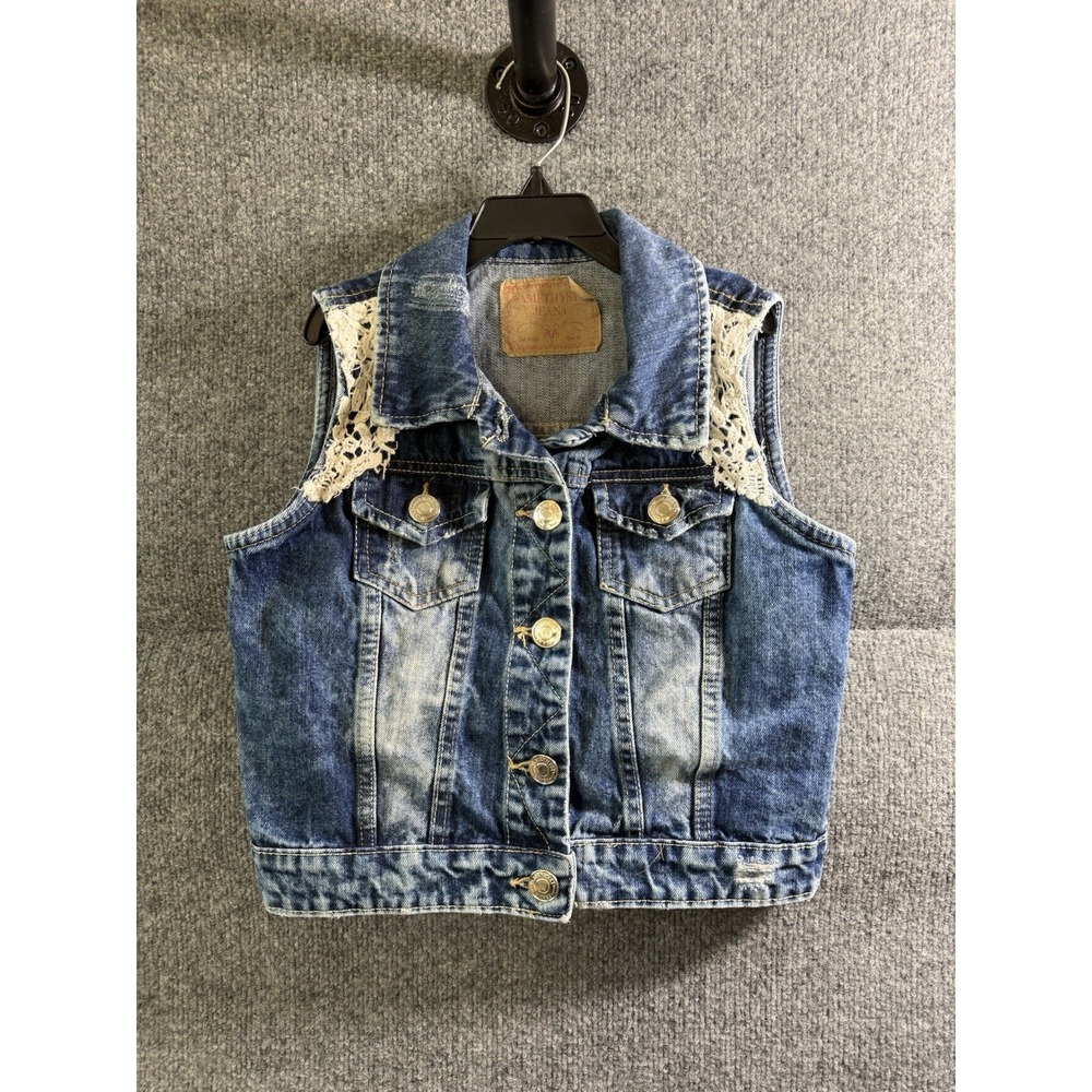 Amethyst jean vest size small lace detail med wash O-20